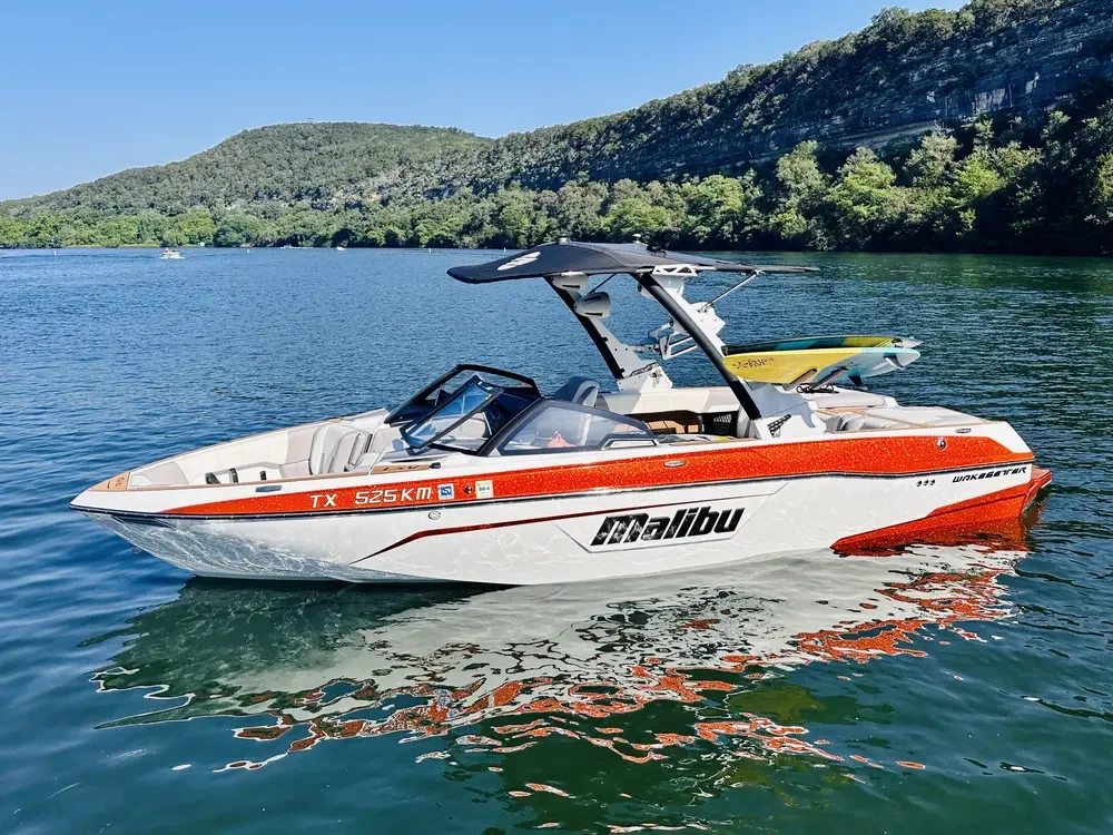 Wake Boat 2022 Malibu 23 LSV at Lake Austin - 12 Passengers - Captained by Boat Rentals ATX on Lake Austin photo 3